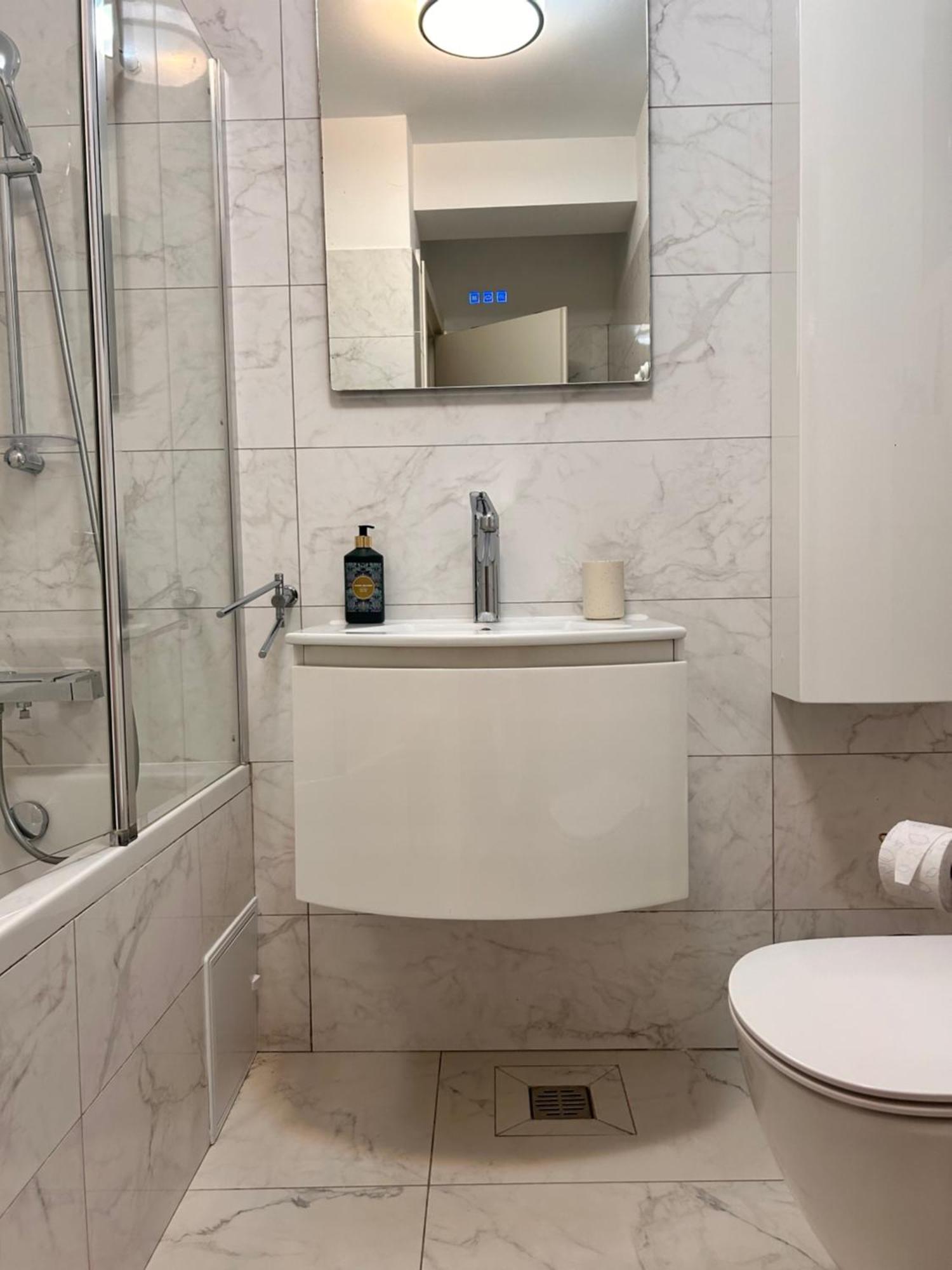 Elegance Apartment Bucureşti Ngoại thất bức ảnh